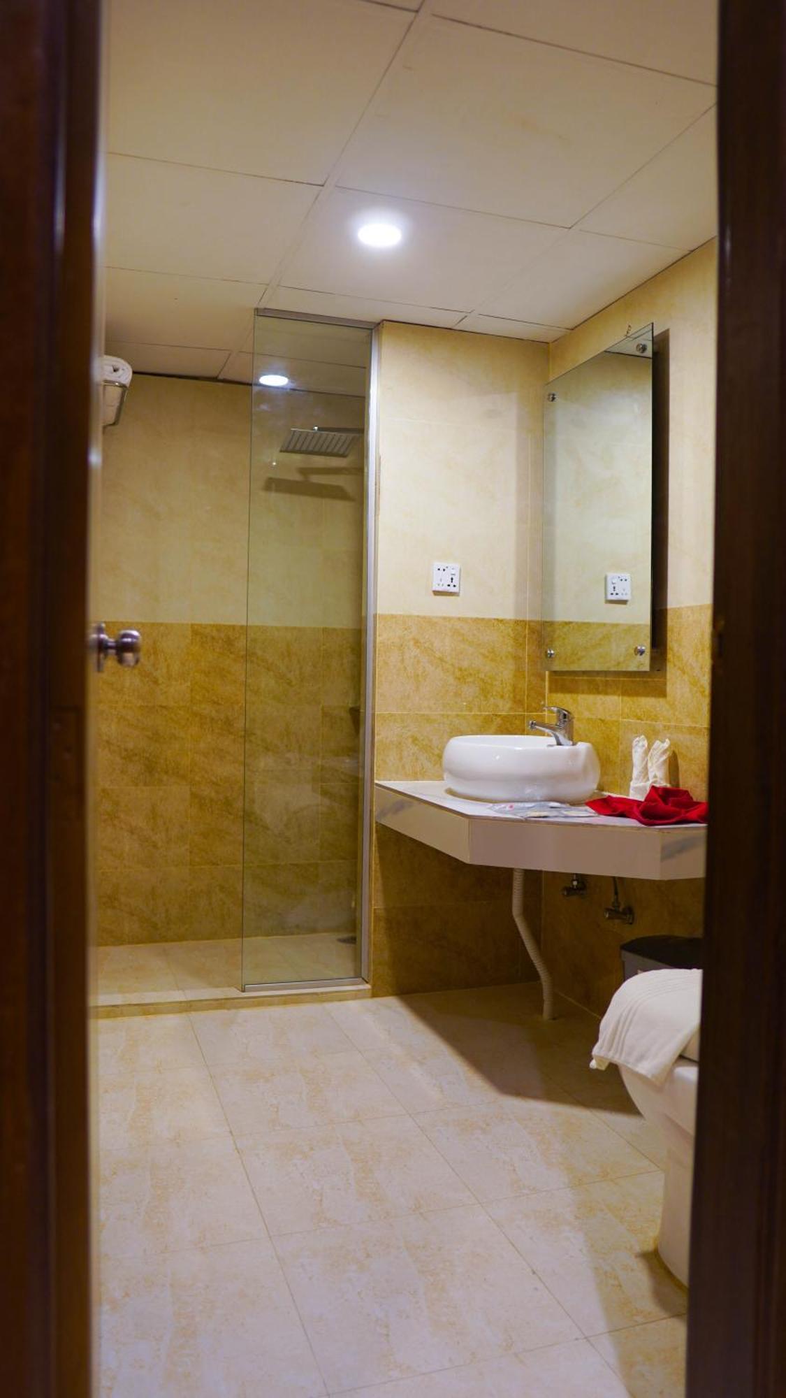 Grand Vistana Hotel Dacca Exterior foto